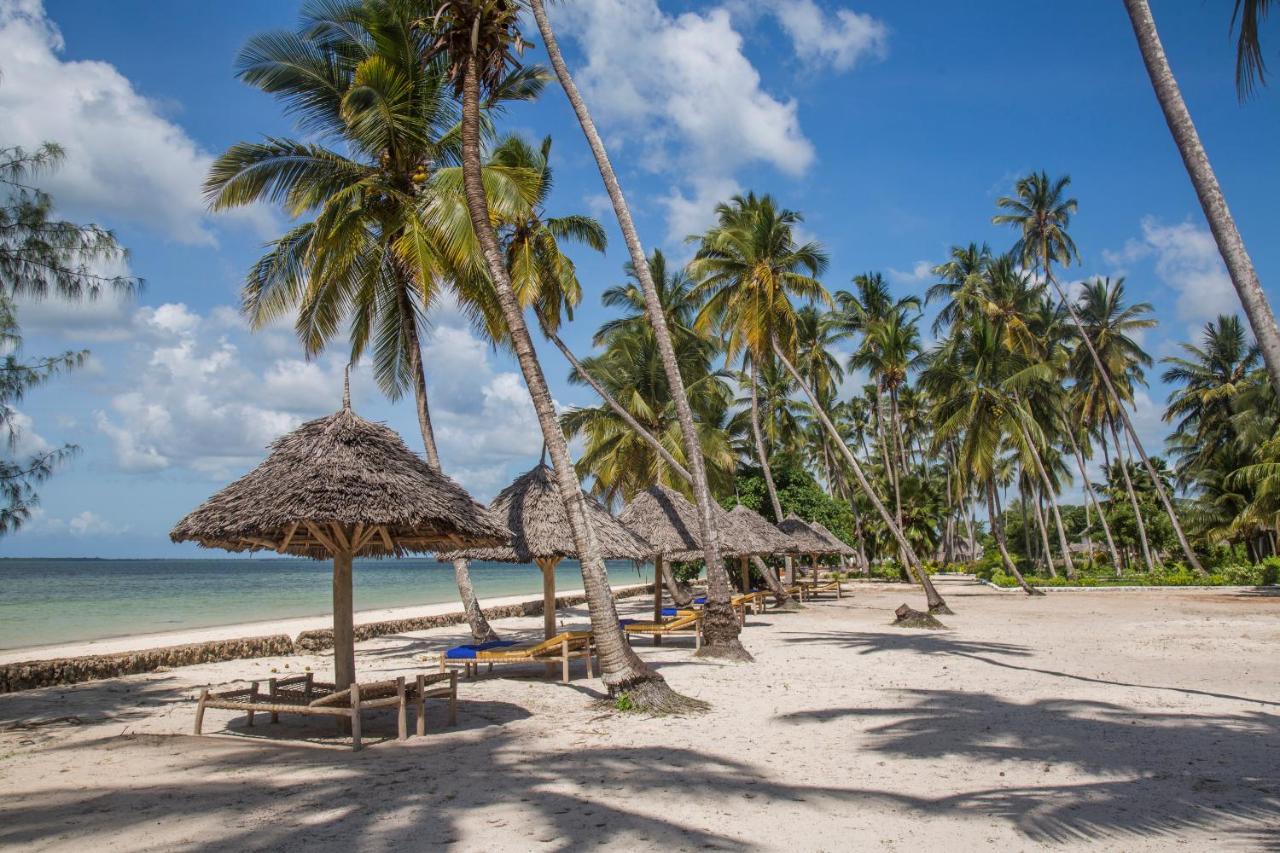 Antonio Beach Tree House Hotel & Spa Uroa Exterior photo